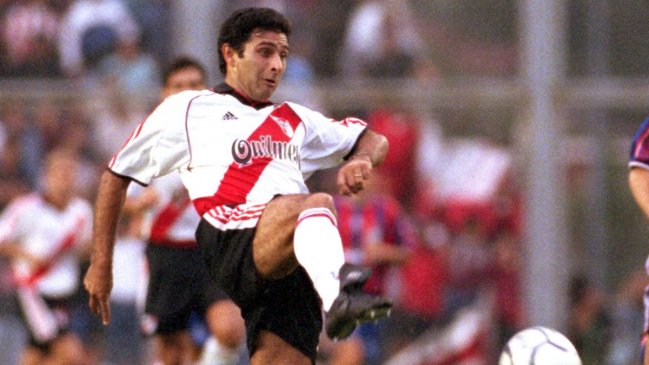 Leonardo Astrada pide a River no confiarse ante Colo Colo ya que “corre el riesgo de quedar eliminado"