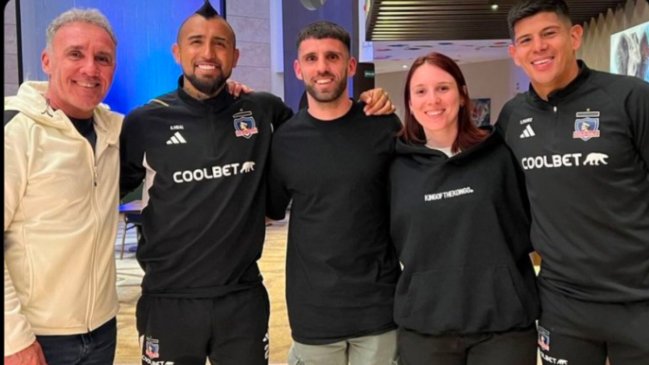 Marcelo Espina visitó la concentración de Colo Colo en Buenos Aires