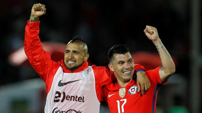 Histórico de Colo Colo pide a Arturo Vidal y Gary Medel en La Roja