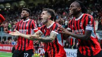 Tan sólo cuatro minutos le bastaron al Milan para seguir firme arriba en la Liga italiana