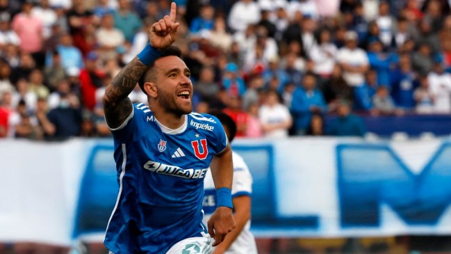 U. de Chile le ganó el clásico universitario a U. Católica y le puso gran presión a Colo Colo en la cima