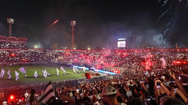 Fiesta Monumental: Colo Colo celebró "La 34" a estadio lleno en plena madrugada