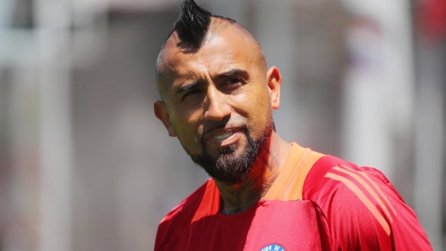 Destacan y valoran el doble rol que tuvo Arturo Vidal en su retorno a la selección