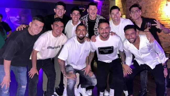 Jugadores de Colo Colo se reunieron para festejar y despedir a un ex compañero