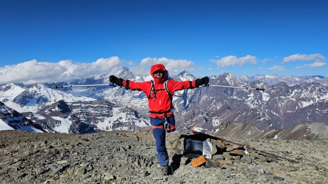 Julio Soto logra cumbre de El Plomo y va por el volcán más alto de América: Nevado Ojos del Salado