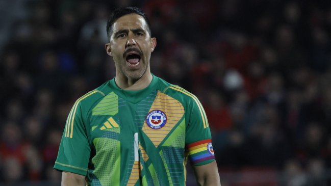 Histórico Capitán de Colo Colo desea que Claudio Bravo sea el portero del Cacique