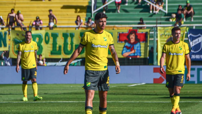 Arrancó el fútbol argentino aunque con no buenas noticias para un chileno