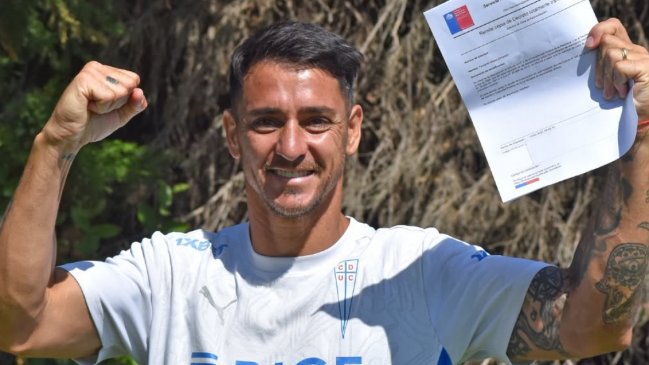 Fernando Zampedri ya tiene su pasaporte y puede jugar por La Roja