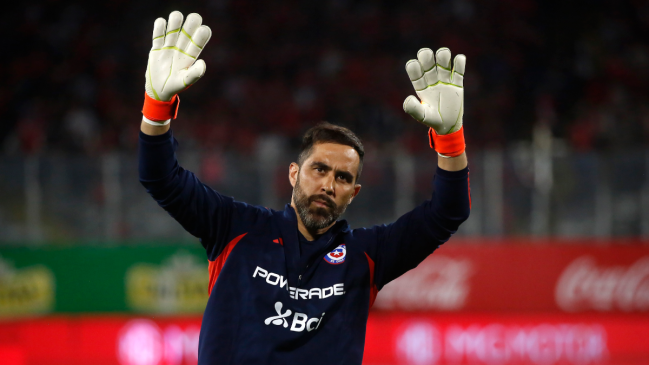 Claudio Bravo recorrerá Chile dictando clínicas deportivas