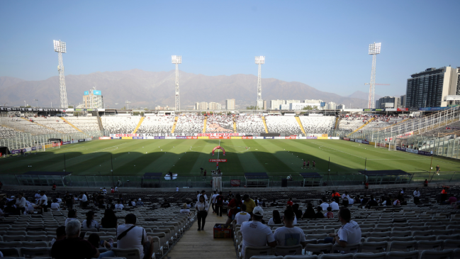 ¿Está en condiciones?: Jorge Almirón y Aníbal Mosa inspeccionaron la cancha del Estadio Monumental