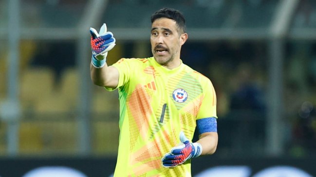 No dudó en confirmar: Claudio Bravo acepta regresar al Colo Colo este 2025