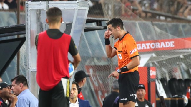 "Si bien el brazo está pegado al cuerpo...": Los audios del VAR en el penal de Colo Colo