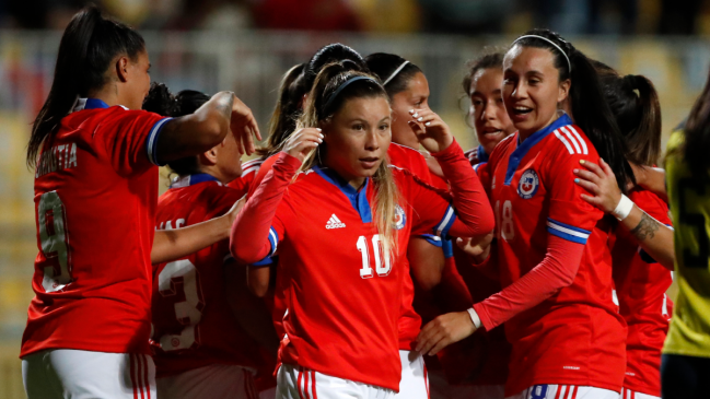 ¿Cuál fue el primer equipo de fútbol femenino en Chile?