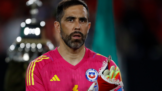 Claudio Bravo sale del retiro para asumir importante rol cerca del fútbol