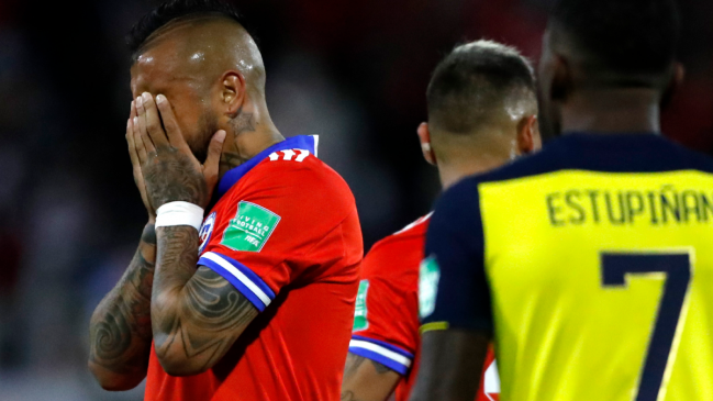 Arturo Vidal y el recuerdo de una expulsión que hundió a Chile ante Ecuador