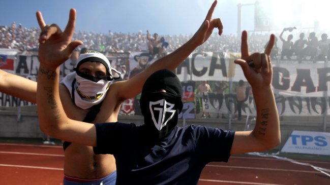 "¿Y ahora quién controla a los barras?": Exjefe de Estadio Seguro critica decisión del Gobierno de poner fin al plan