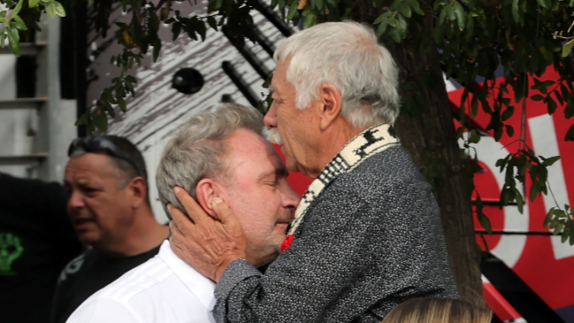 Marcelo Barticciotto emociona a los albos con hermoso mensaje a Carlos Caszely: "Sin ti, Colo Colo no es lo mismo"