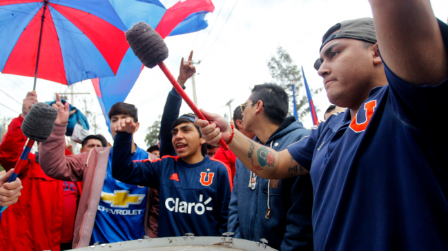 Plantel de U de Chile tuvo un gran gesto con hinchas que viajaron a Venezuela