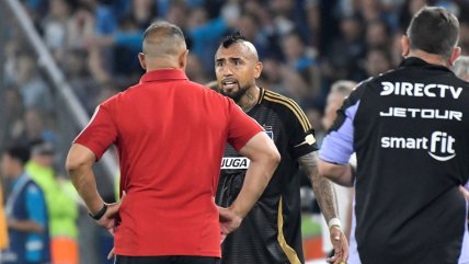 Pagaba buena cuota: Vidal fue expulsado en el Colo Colo vs Racing y se podía apostar en su casa de apuestas