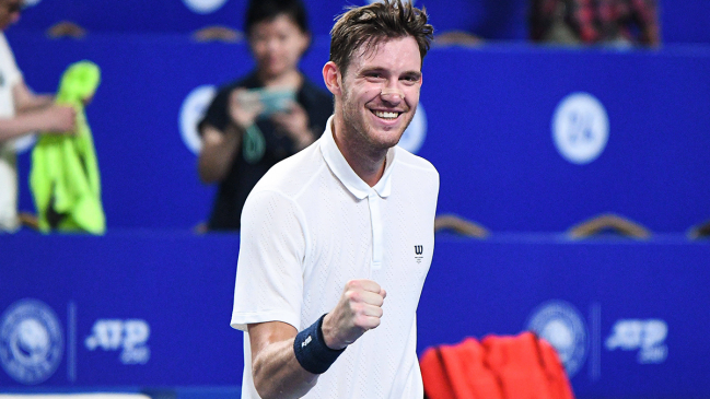 Jarry sobrevive a un partido durísimo y avanza en el ATP 250 de ‘s-Hertogenbosch