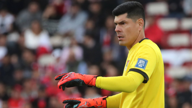 Carlos Lampe toma ventaja para ser titular en Bolivia en su reencuentro con Chile